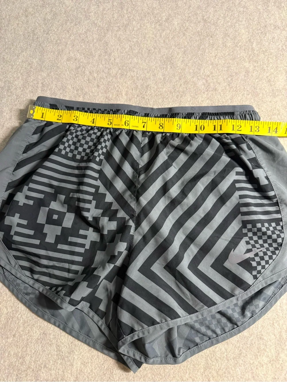 Nike‎ Women's Gray Geometric Print Athletic Shorts